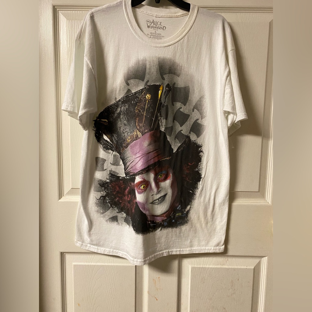 Vintage Type Alice In Wonderland Disney White T Shirt Men’s Size Large